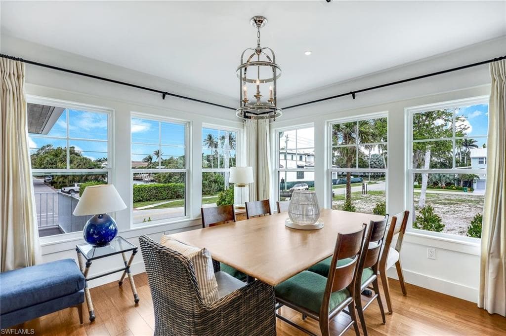1437 Sandpiper ST, NAPLES FL 34102-10