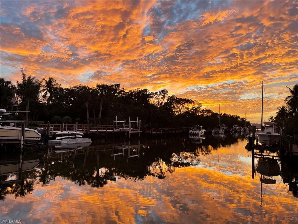1437 Sandpiper ST, NAPLES FL 34102-33