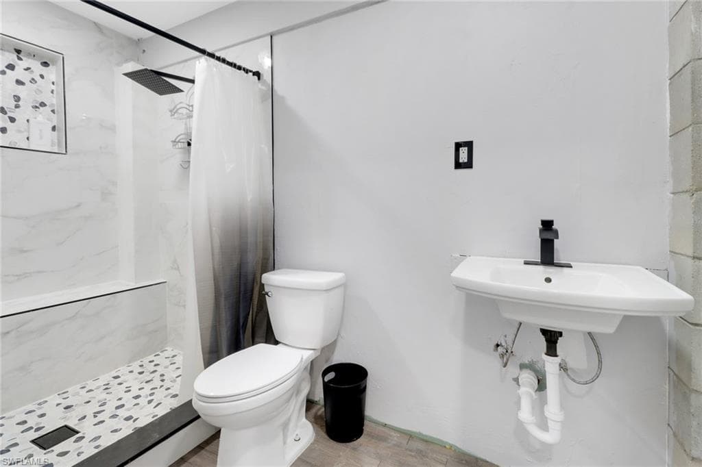 4764 Pembrooke LN, BONITA SPRINGS FL 34134-23