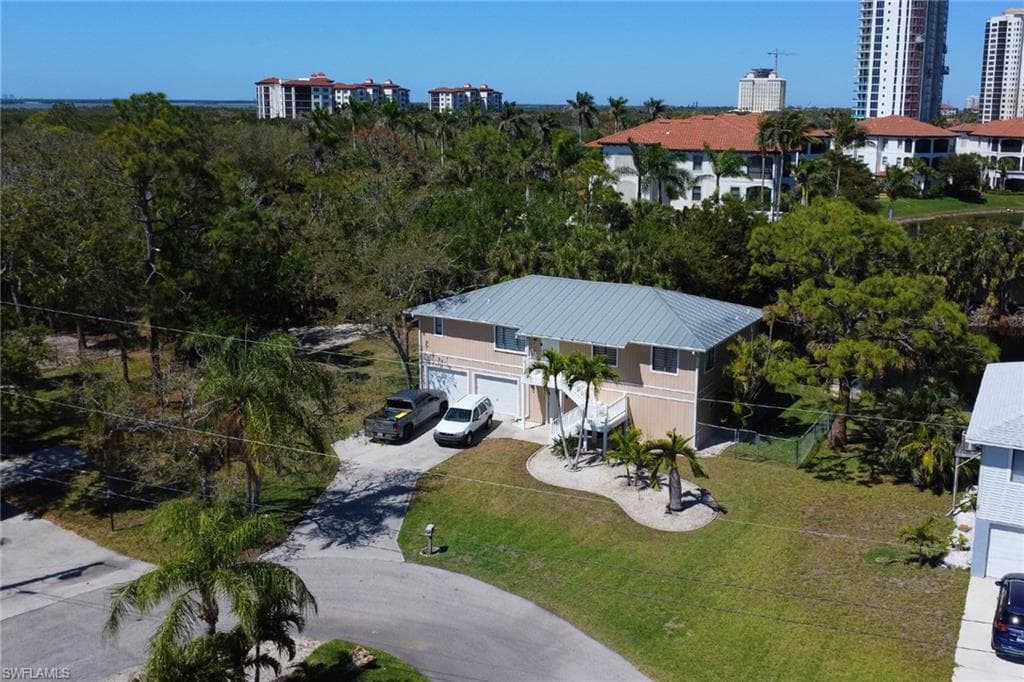 4764 Pembrooke LN, BONITA SPRINGS FL 34134-17