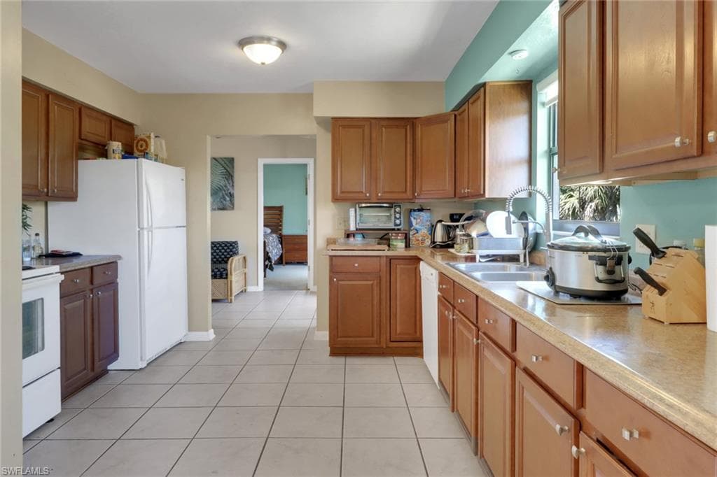 4764 Pembrooke LN, BONITA SPRINGS FL 34134-10