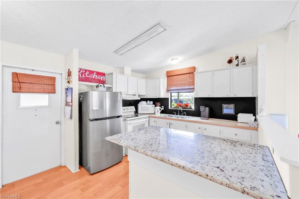 41 Oceans BLVD # 41, NAPLES FL 34104-1