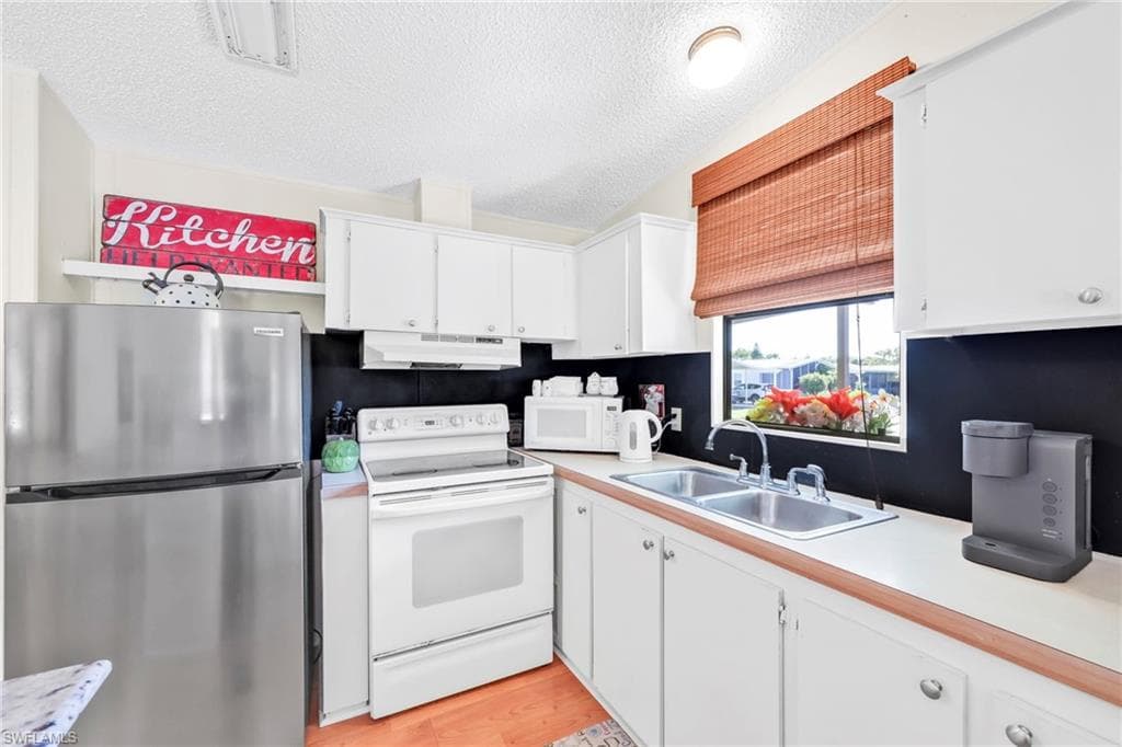 41 Oceans BLVD # 41, NAPLES FL 34104-2