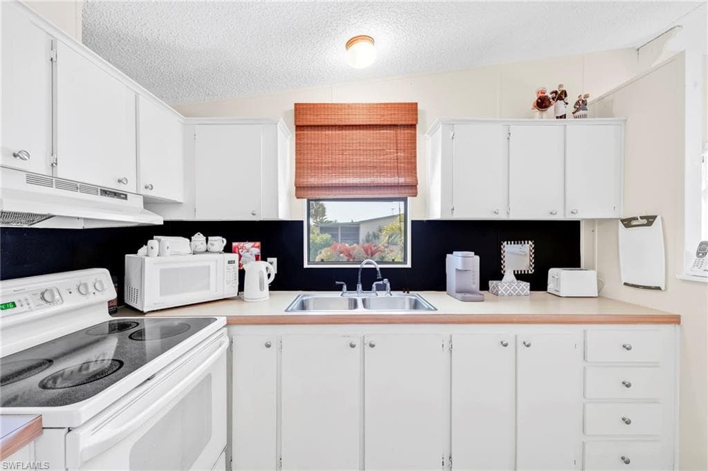 41 Oceans BLVD # 41, NAPLES FL 34104-3