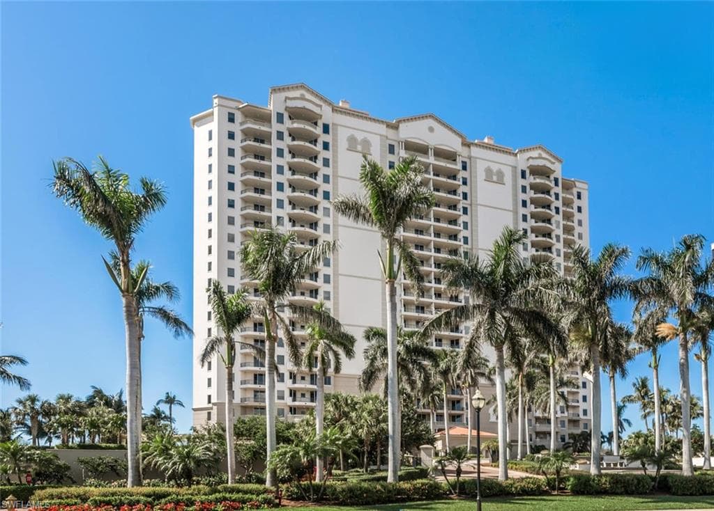 23850 Via Italia CIR # 204, ESTERO FL 34134-1