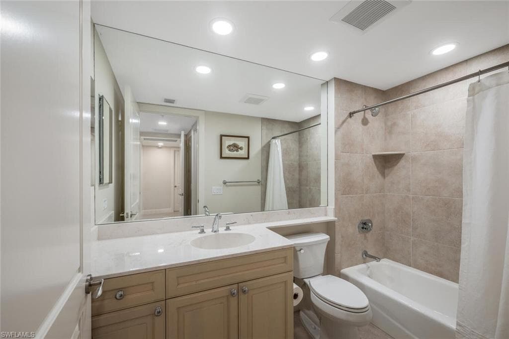 23850 Via Italia CIR # 204, ESTERO FL 34134-30