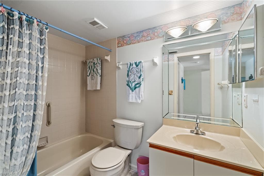 5776 Deauville CIR # C208, NAPLES FL 34112-24