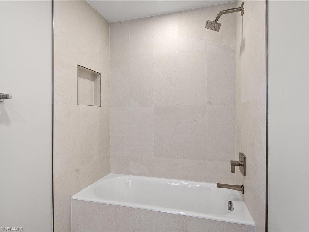 518 Cypress WAY E, NAPLES FL 34110-26