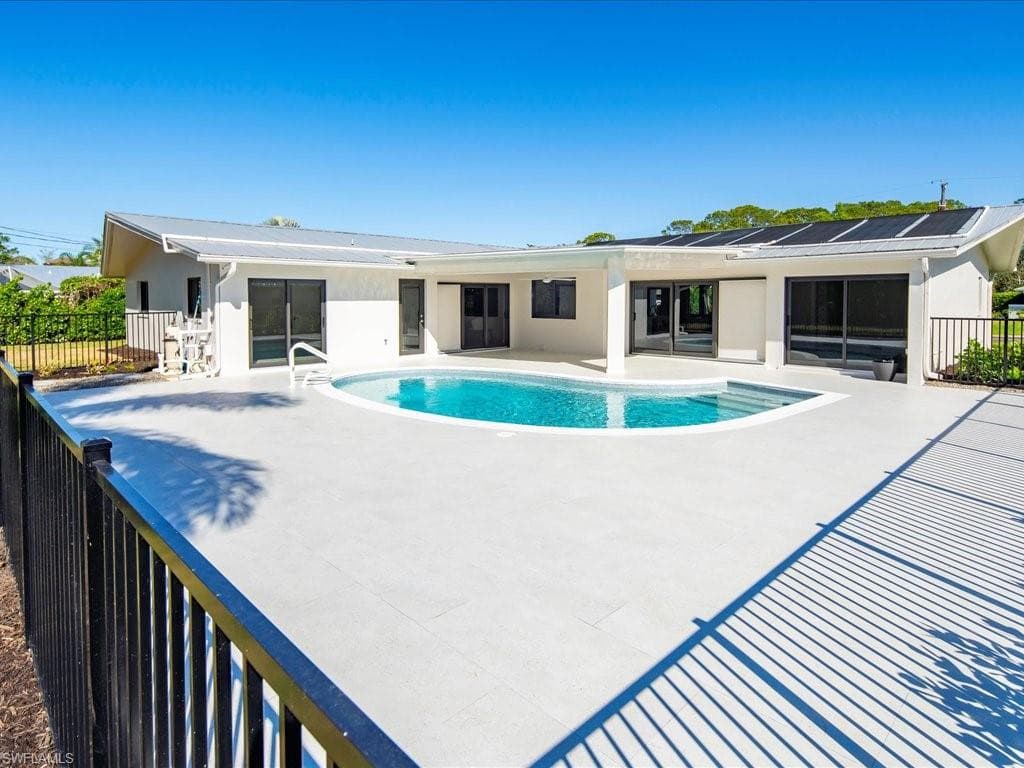 518 Cypress WAY E, NAPLES FL 34110-42