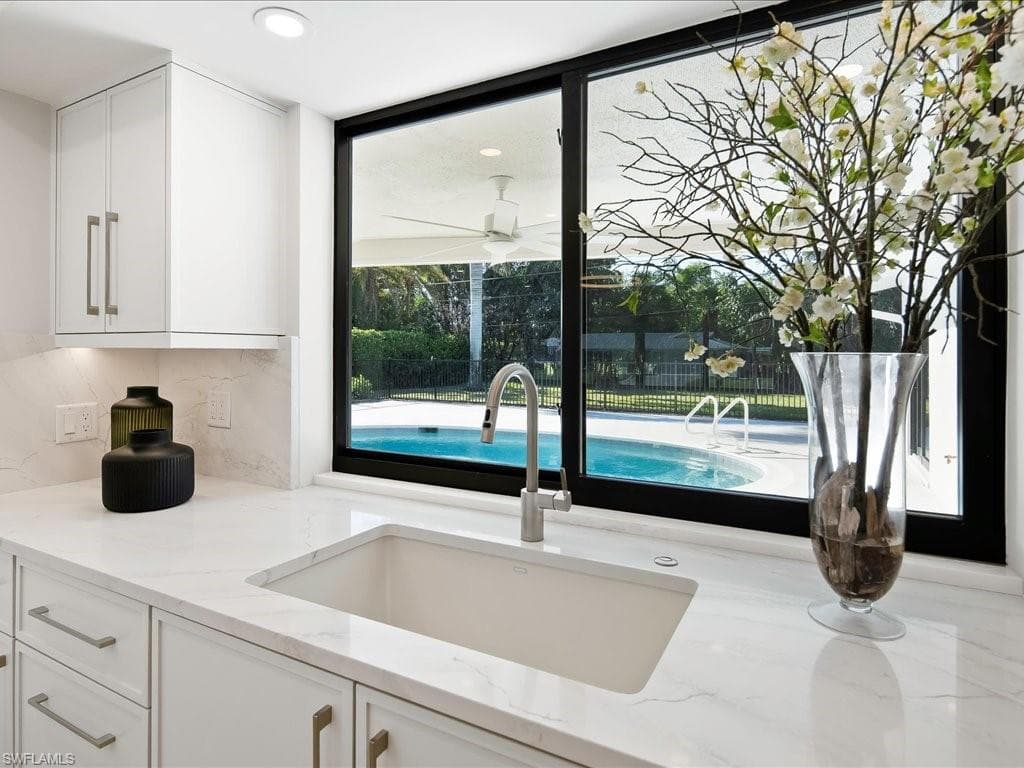 518 Cypress WAY E, NAPLES FL 34110-15