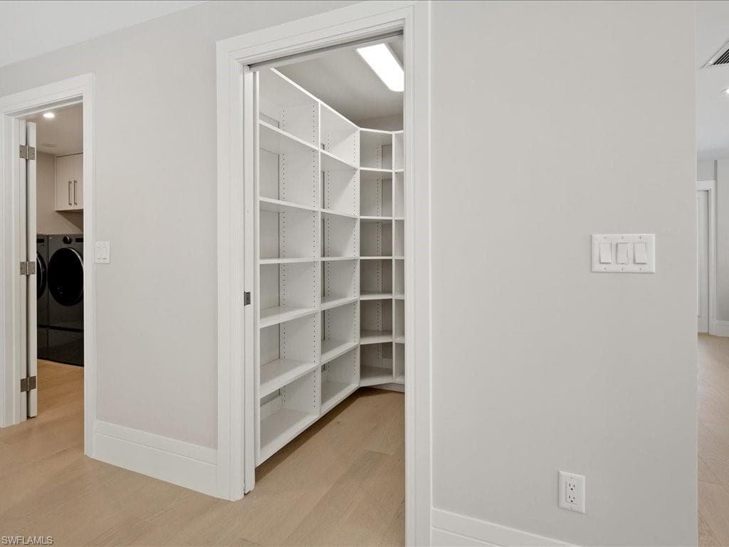 518 Cypress WAY E, NAPLES FL 34110-19