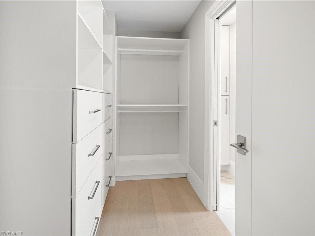 518 Cypress WAY E, NAPLES FL 34110-33