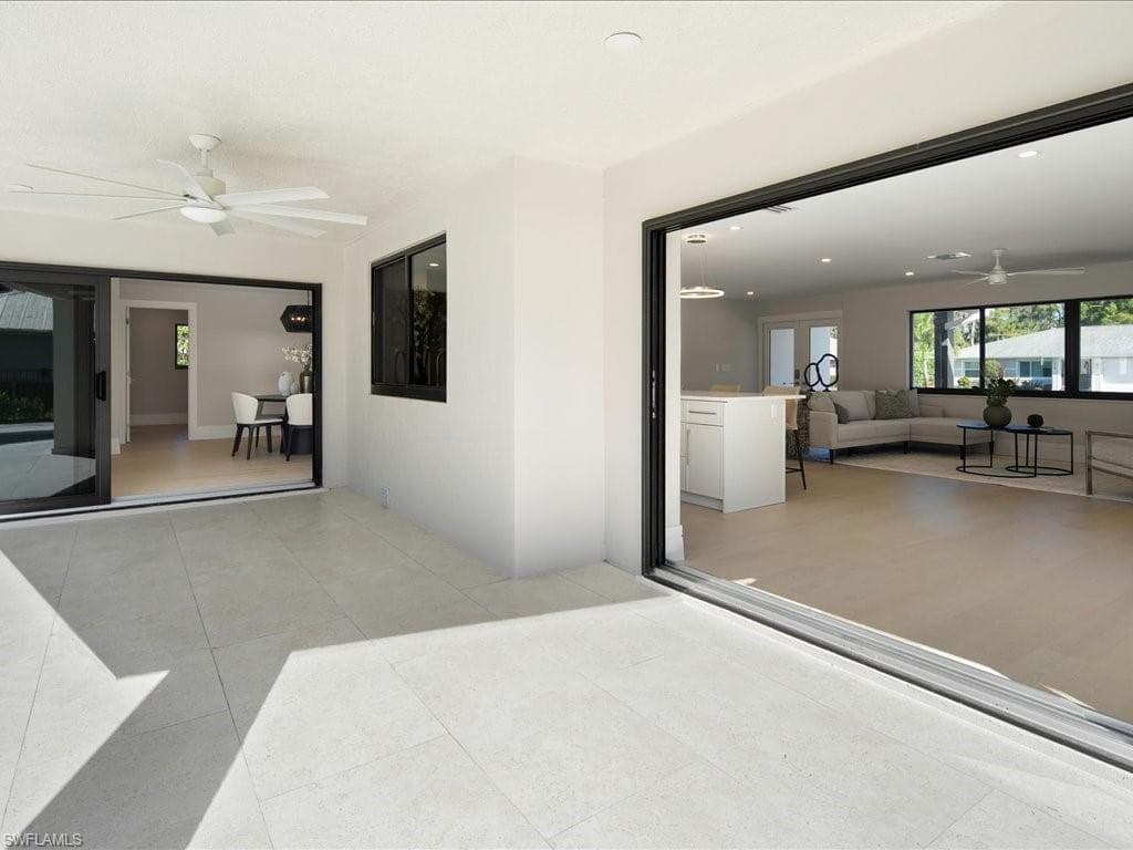 518 Cypress WAY E, NAPLES FL 34110-37