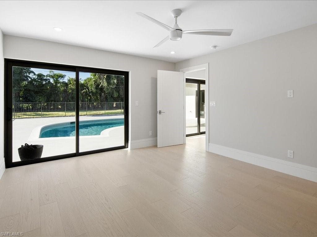 518 Cypress WAY E, NAPLES FL 34110-32