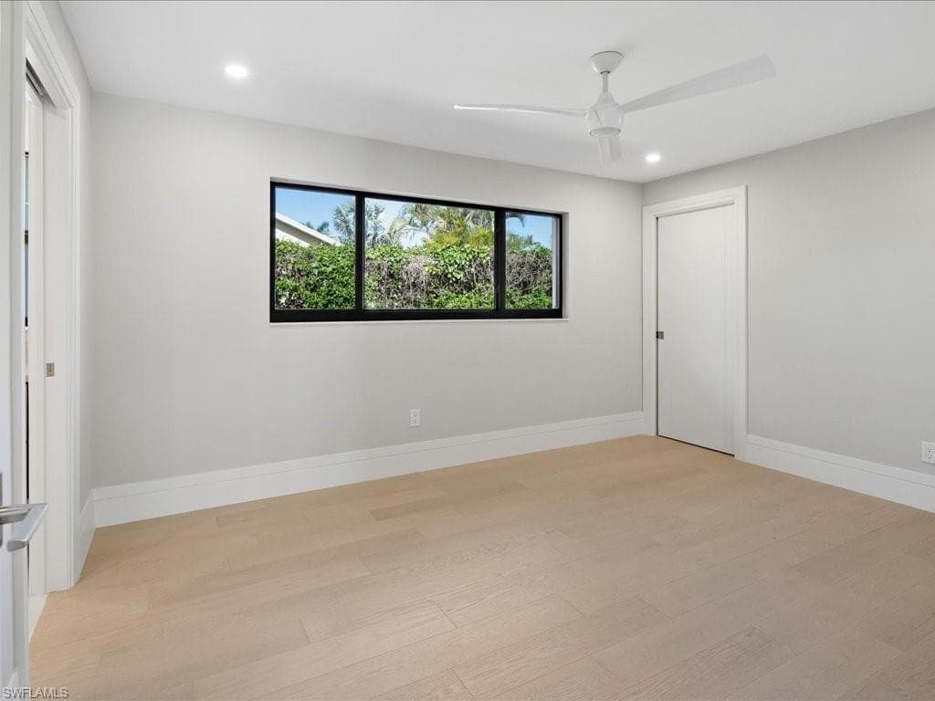 518 Cypress WAY E, NAPLES FL 34110-30