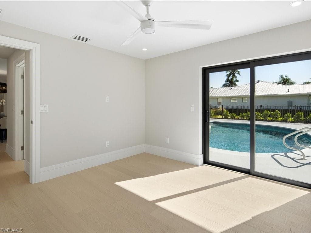 518 Cypress WAY E, NAPLES FL 34110-28