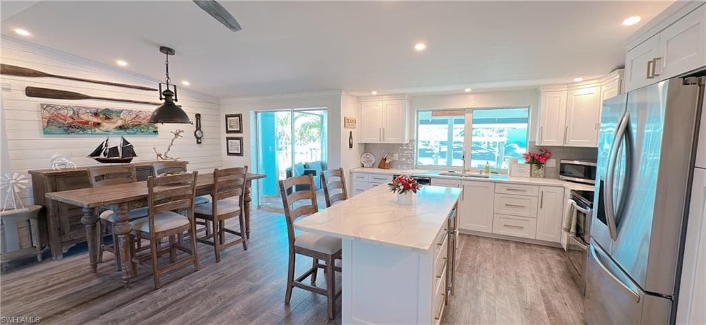 11 Palmview BLVD, FORT MYERS BEACH FL 33931-23