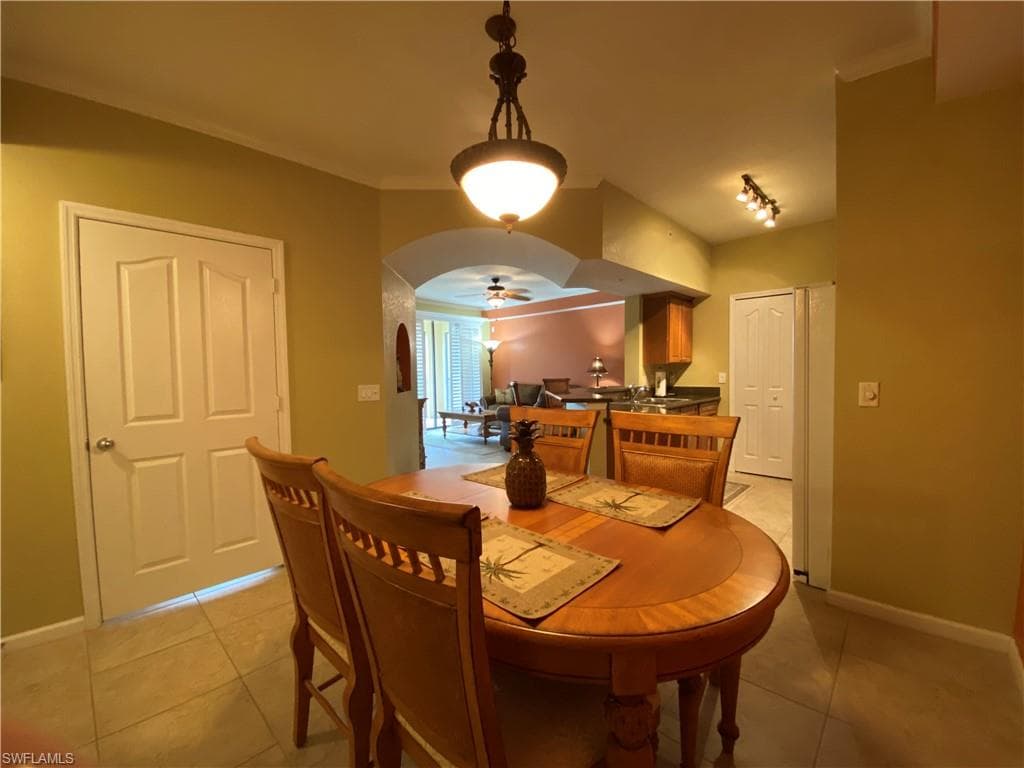 12940 Positano CIR # 204, NAPLES FL 34105-5