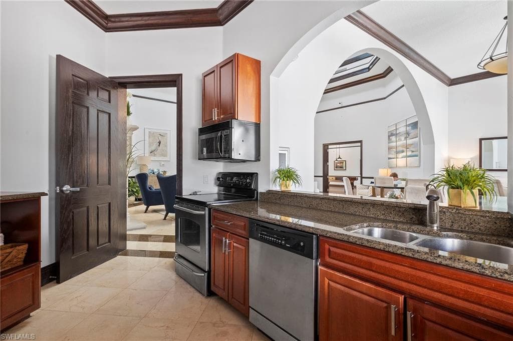 12940 Positano CIR # 204, NAPLES FL 34105-35