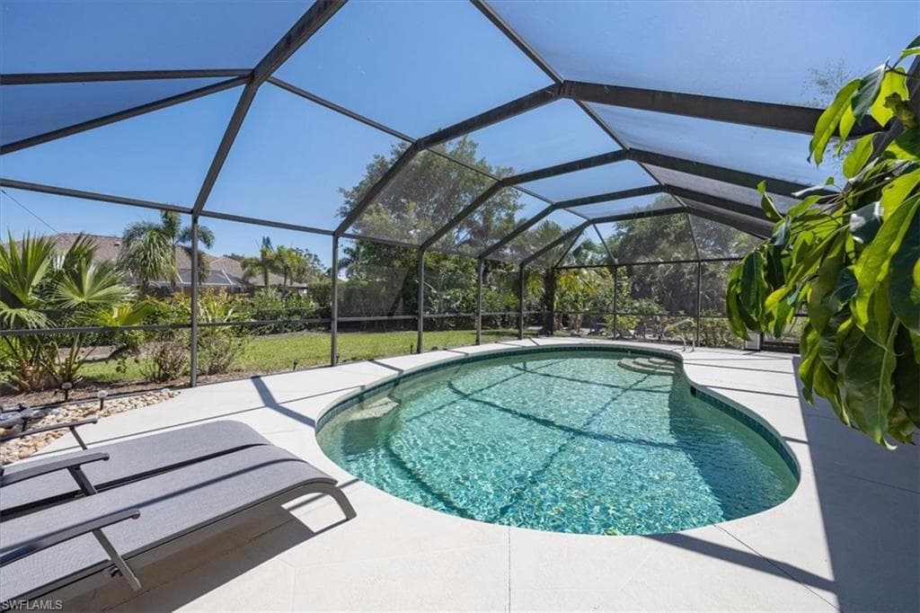 136 Old Tamiami TRL, NAPLES FL 34110-19