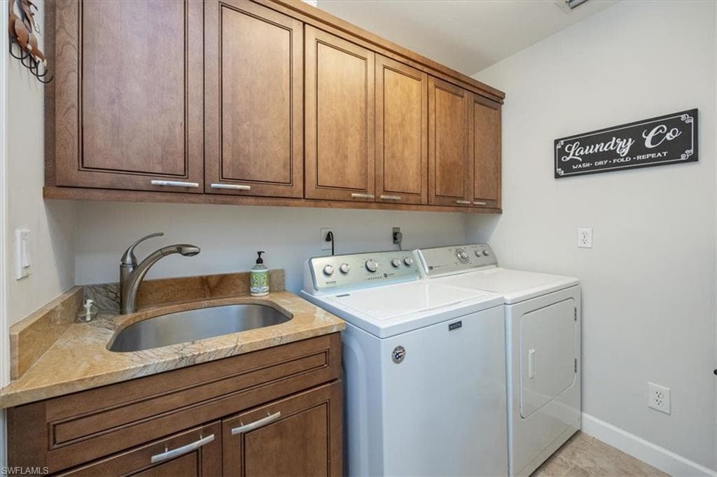 136 Old Tamiami TRL, NAPLES FL 34110-17