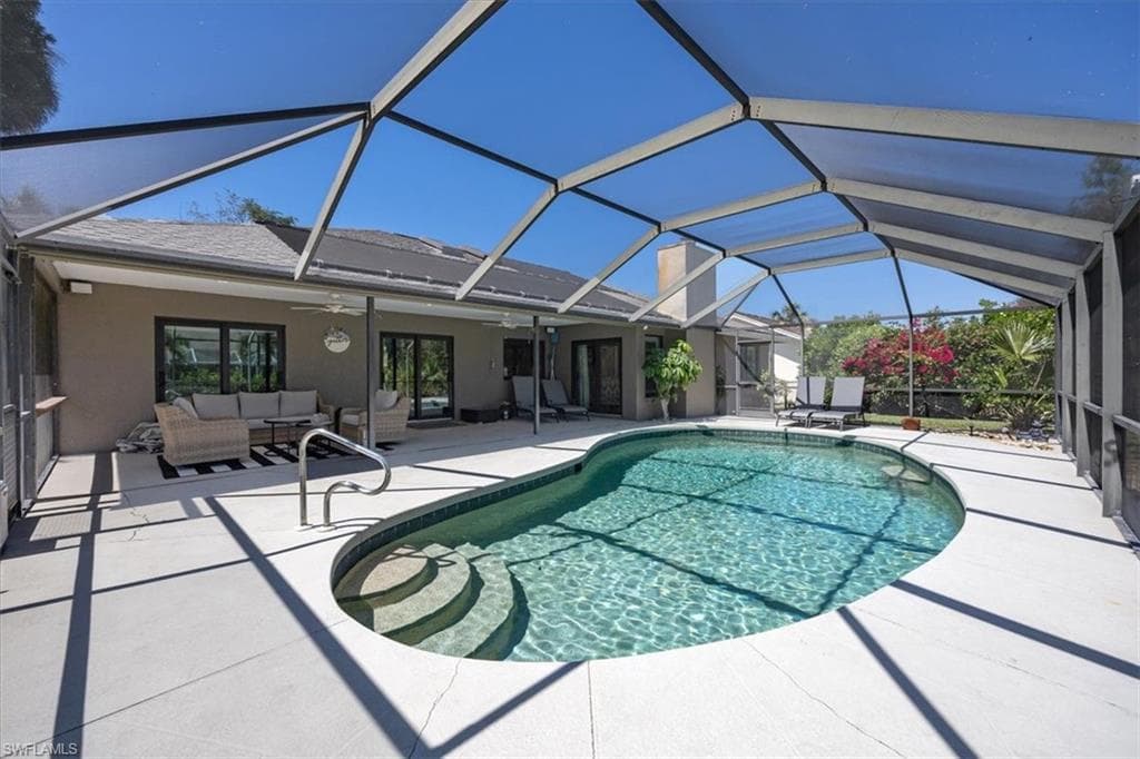 136 Old Tamiami TRL, NAPLES FL 34110-20