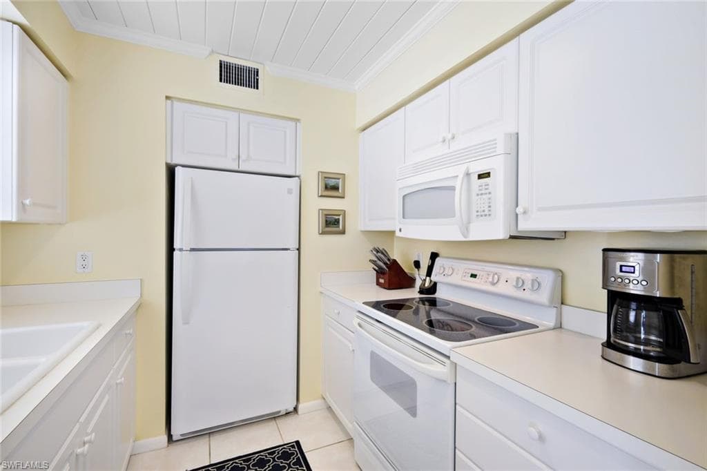286 4th ST S # 203, NAPLES FL 34102-8