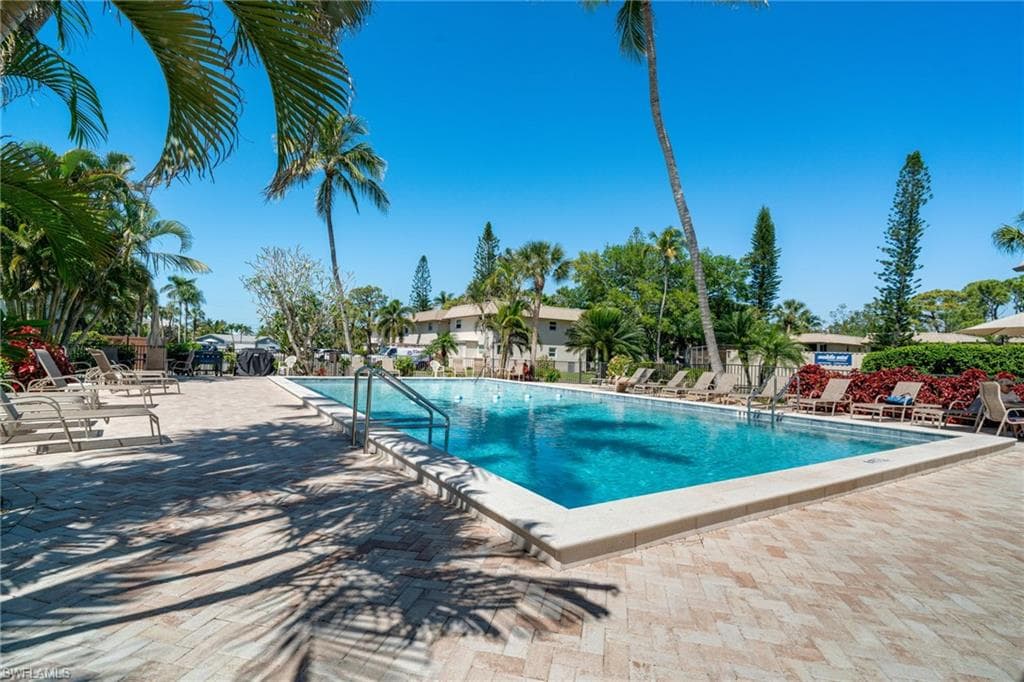 1549 Sandpiper ST # 34, NAPLES FL 34102-26