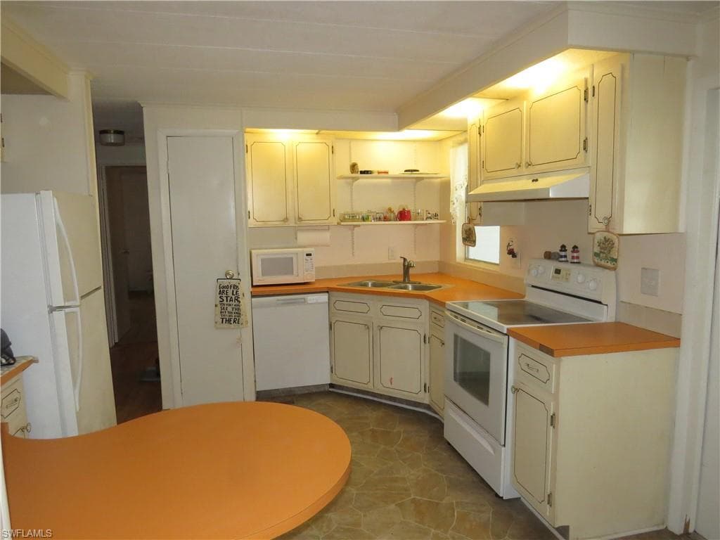 705 Blackburn BLVD, NORTH PORT FL 34287-9