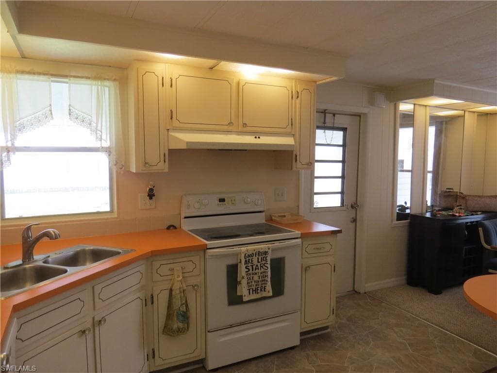 705 Blackburn BLVD, NORTH PORT FL 34287-10