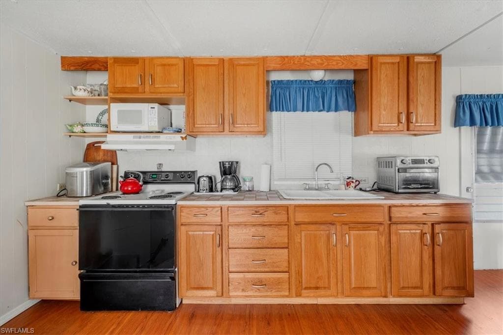 329 Lantern LN-9