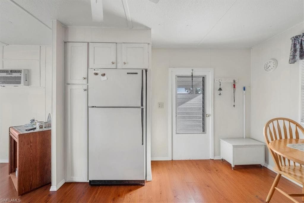 329 Lantern LN-13