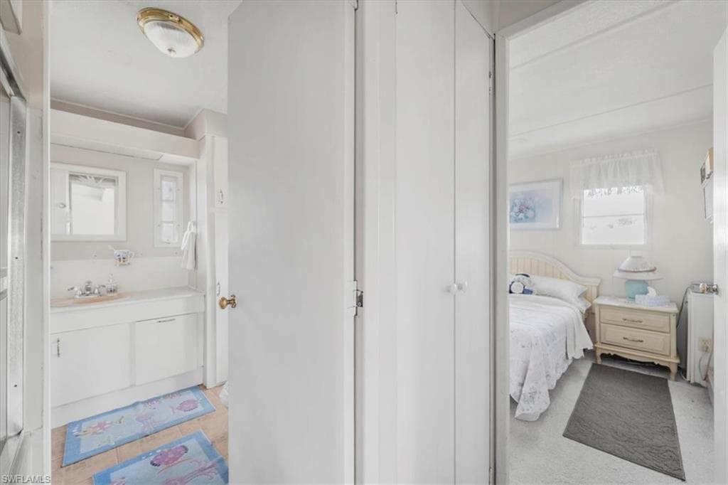 329 Lantern LN-17