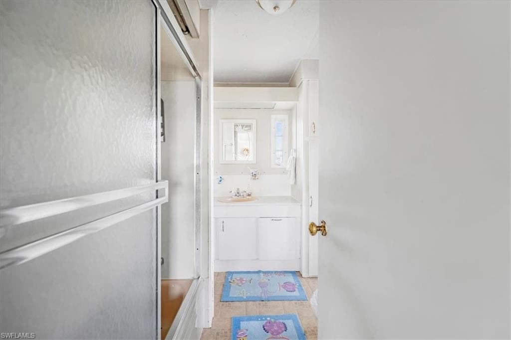 329 Lantern LN-18