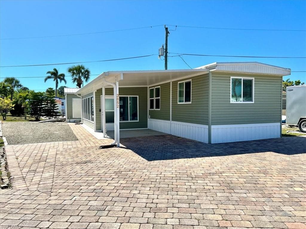 3852 Cardinal CIR, BONITA SPRINGS FL 34134-1