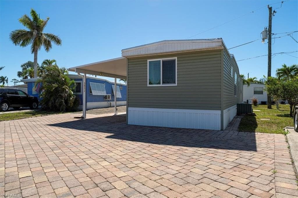 3852 Cardinal CIR, BONITA SPRINGS FL 34134-29