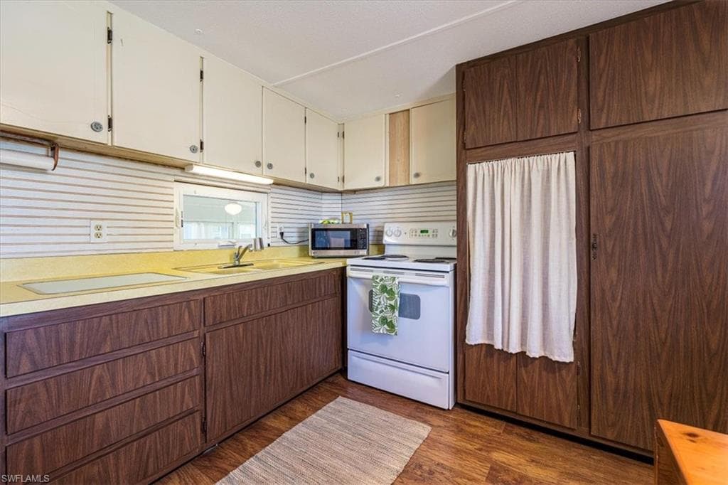 3852 Cardinal CIR, BONITA SPRINGS FL 34134-9