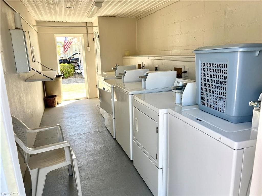 3852 Cardinal CIR, BONITA SPRINGS FL 34134-40