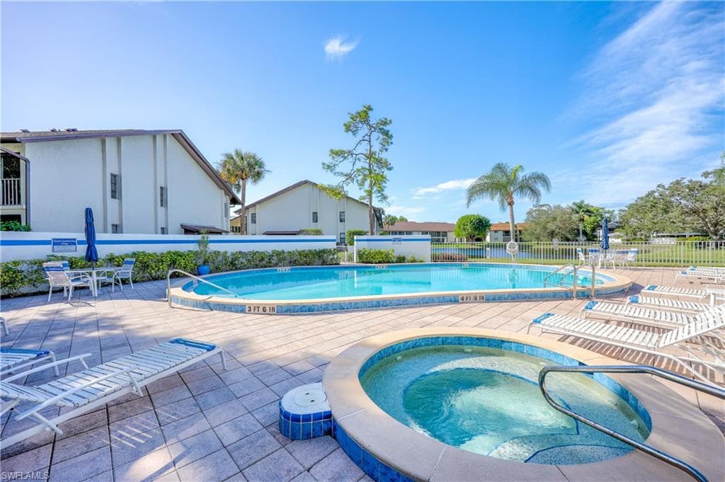 500 Misty Pines CIR # 206, NAPLES FL 34105-26