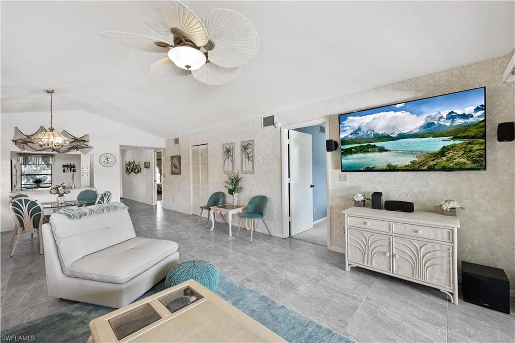 500 Misty Pines CIR # 206, NAPLES FL 34105-5