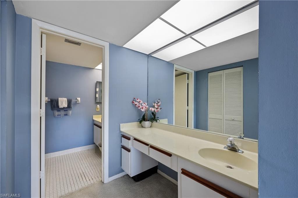 500 Misty Pines CIR # 206, NAPLES FL 34105-15