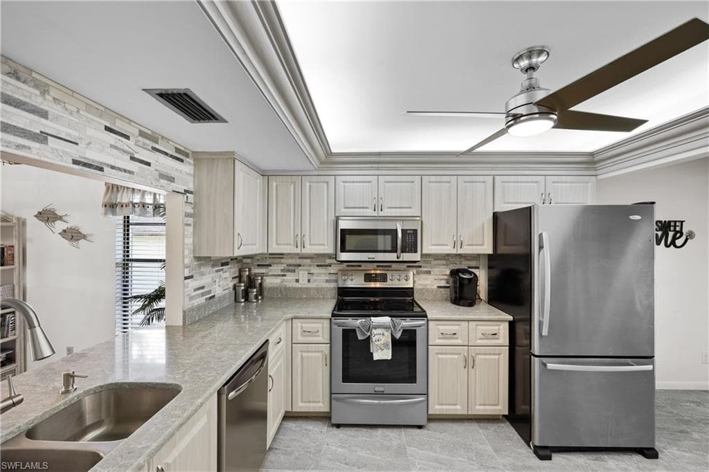 500 Misty Pines CIR # 206, NAPLES FL 34105-11