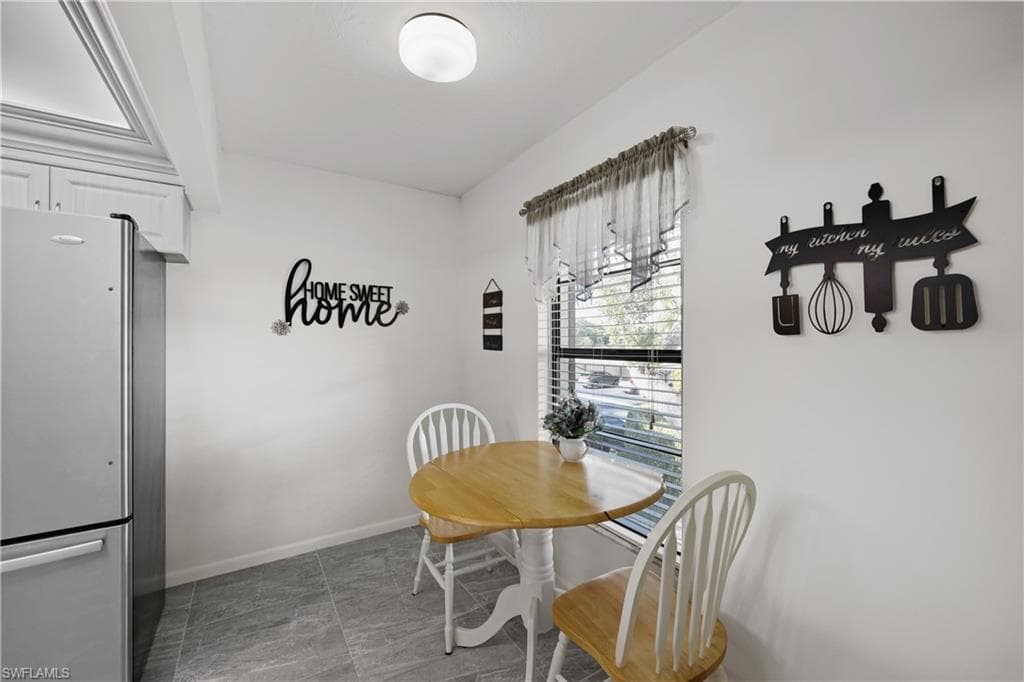 500 Misty Pines CIR # 206, NAPLES FL 34105-10