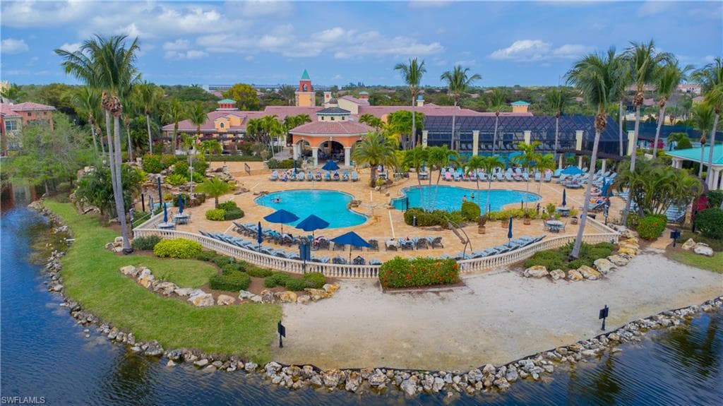 8641 Piazza Del Lago CIR # 203, ESTERO FL 33928-26