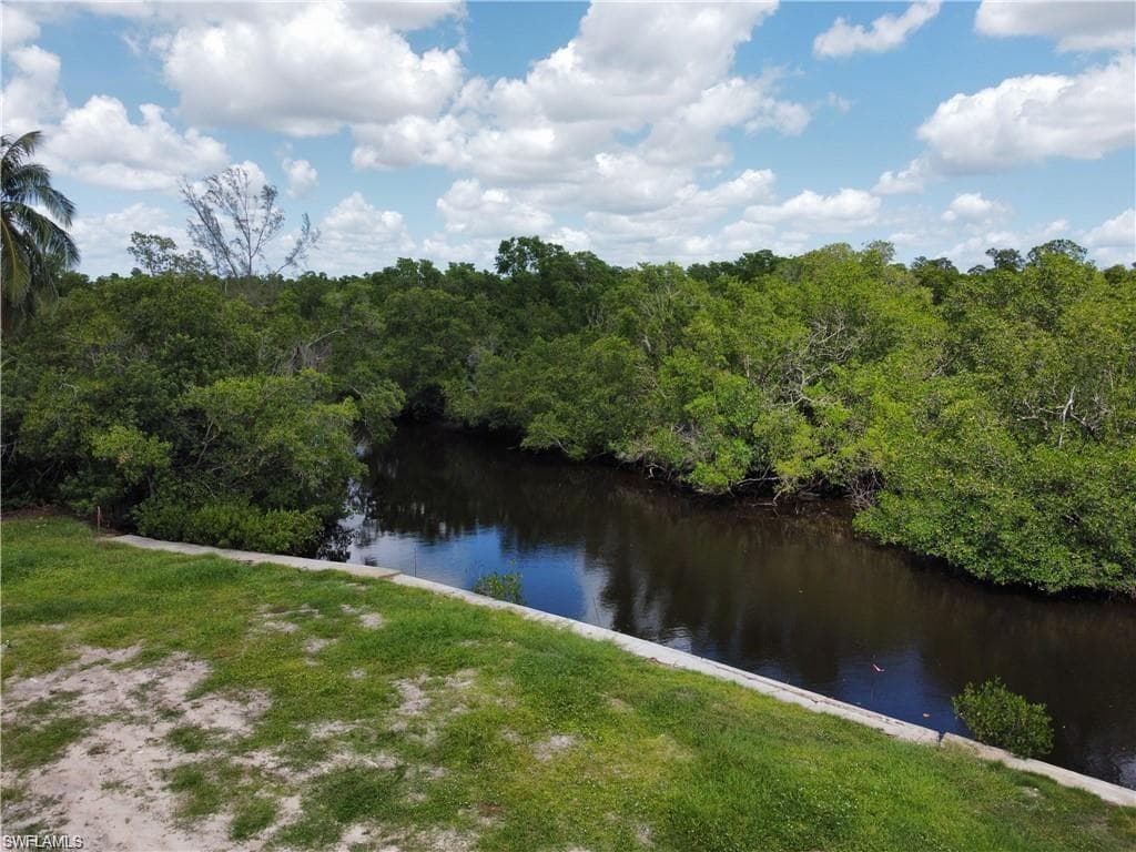 1550 13th AVE N, NAPLES FL 34102-5