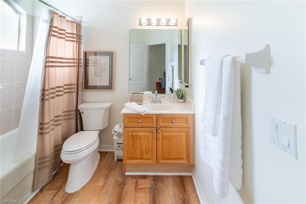 1896 Crestview WAY, NAPLES FL 34119-26