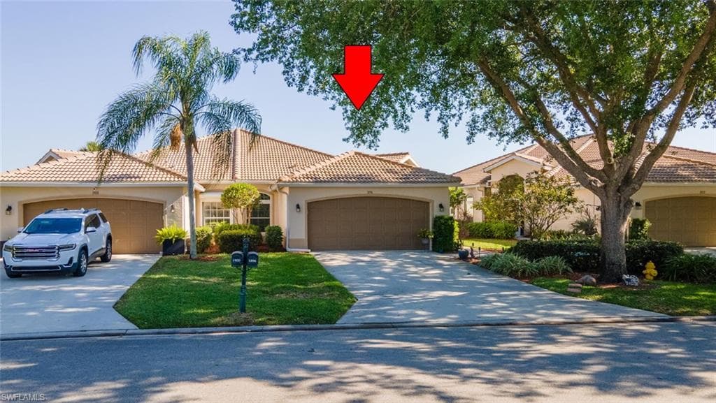 1896 Crestview WAY, NAPLES FL 34119-1