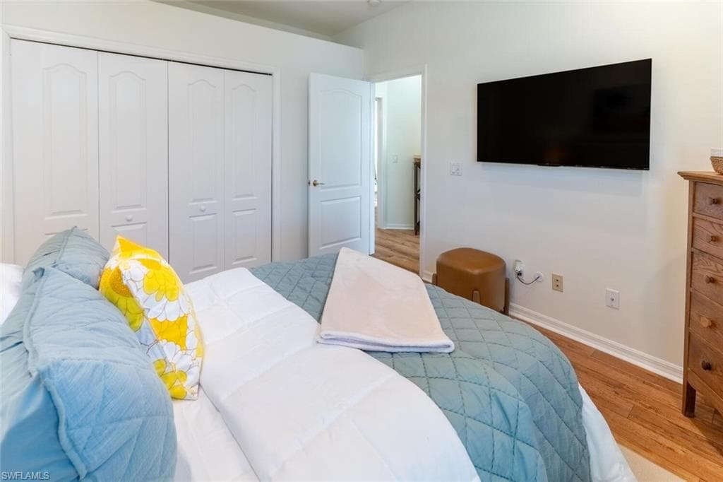 1896 Crestview WAY, NAPLES FL 34119-25