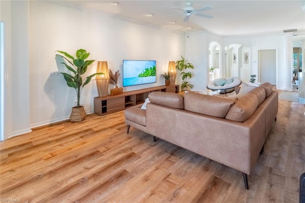 1896 Crestview WAY, NAPLES FL 34119-4