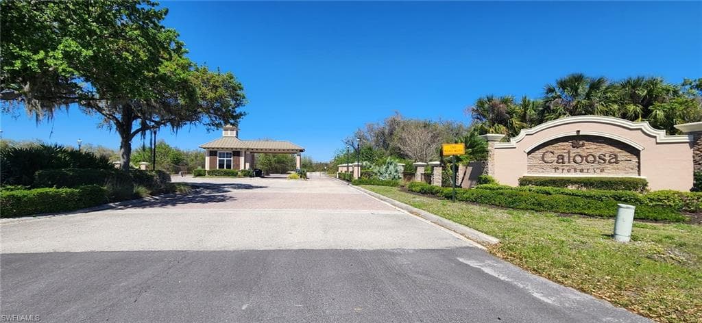 22728 Yellow Button LN, ALVA FL 33920-8